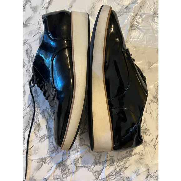 SPRING Shiny black shoes with white soles - Women size 7 - Picture 3 of 4